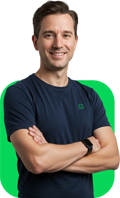 Homem de braços cruzados